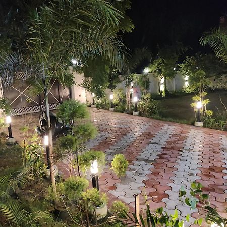 Gc Farms Villa Ayodhya Eksteriør bilde